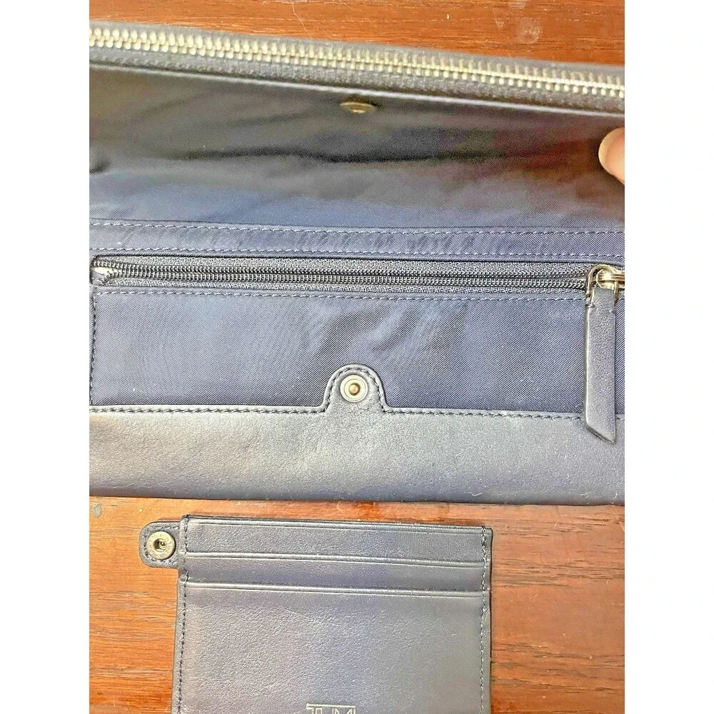 Vintage TUMI Womens Wallet/Wristlet (minus strap) Navy